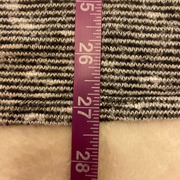 Gap Long Sleeve Black and White Striped Top‎ - Picture 11 of 11